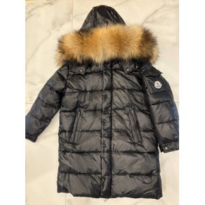 Детская куртка (пуховик) Moncler черный лак